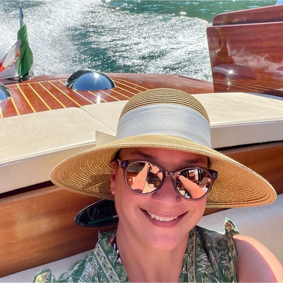 Meet your Posher, Mindy - Picture 3 of 3